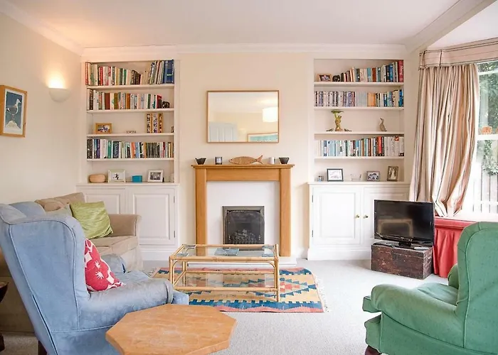 16 Hartington Road, Aldeburgh